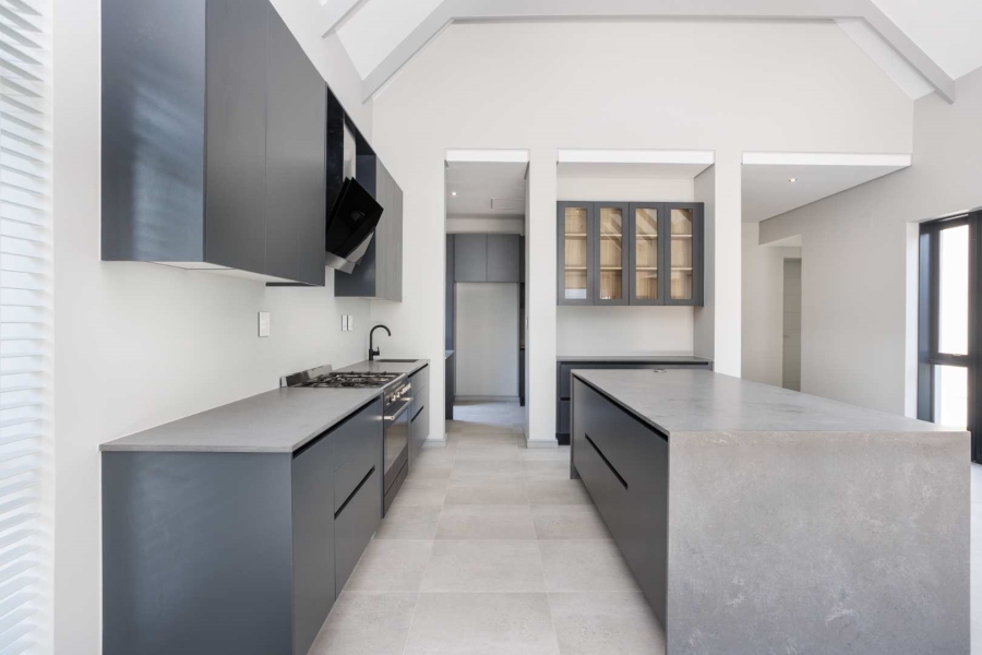 To Let 4 Bedroom Property for Rent in Val De Vie Estate Western Cape
